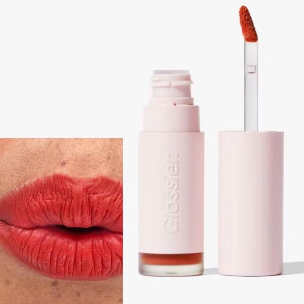 Glossier G Suit in strike NEW IN BOX